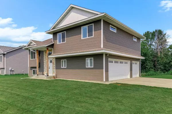 475 Bryant ST E, Rush City, MN 55069