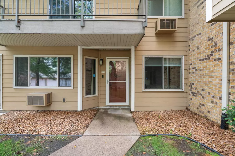 2260 Ridge DR #12, Saint Louis Park, MN 55416