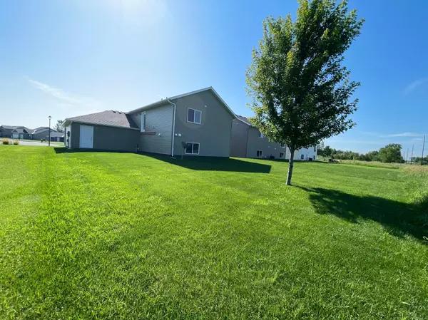 Saint Cloud, MN 56303,1051 YELLOWSTONE AVENUE