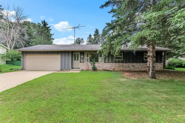 3531 Skyline DR, Red Wing, MN 55066