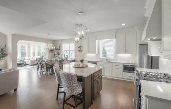 Wayzata, MN 55391,214 Byrondale AVE