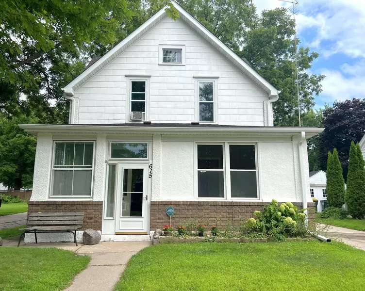 615 3rd ST SE, Willmar, MN 56201