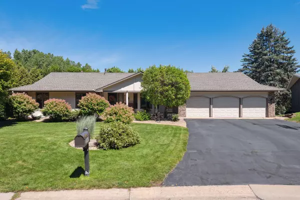 Edina, MN 55436,6136 Arctic WAY