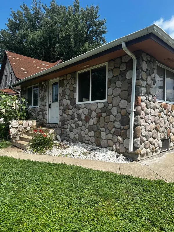 Columbia Heights, MN 55421,3825 2 1/2 ST NE