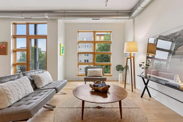 Minneapolis, MN 55408,2840 Bryant AVE S #E303