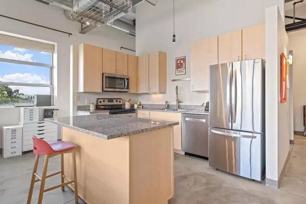 Minneapolis, MN 55404,111 E Franklin AVE #316