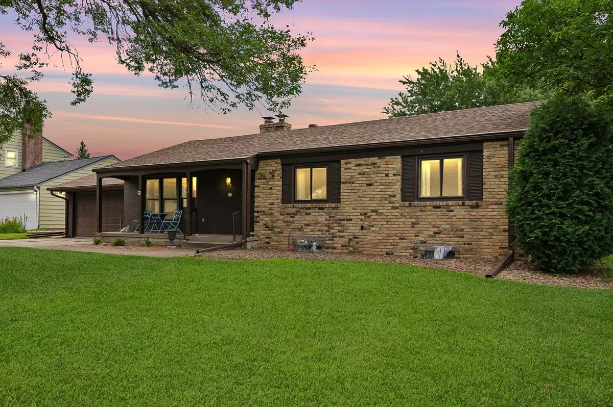 West Saint Paul, MN 55118,63 Langer CIR