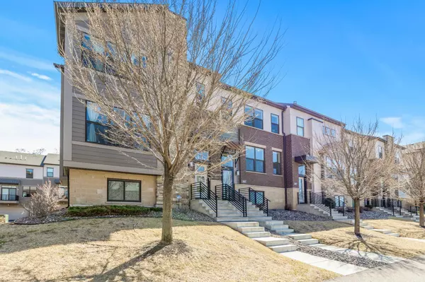 Eagan, MN 55122,4025 River Valley WAY