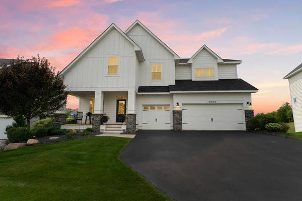 5062 Boulder LN, Chaska, MN 55318