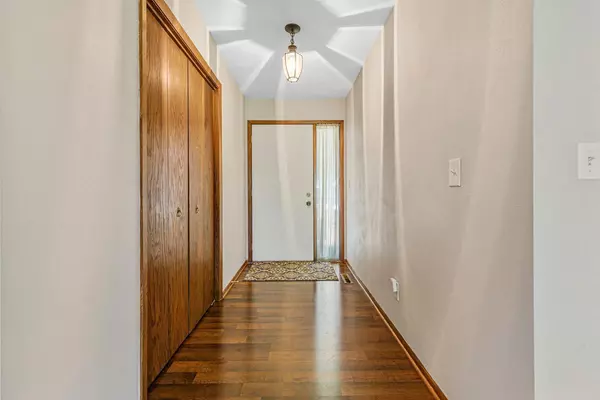 Owatonna, MN 55060,609 13th ST SE