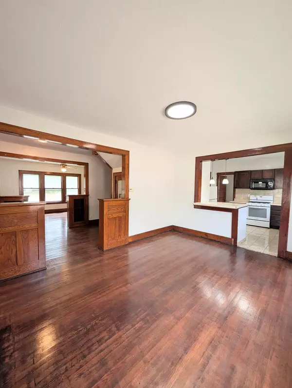 Emmons, MN 56029,714 Main ST