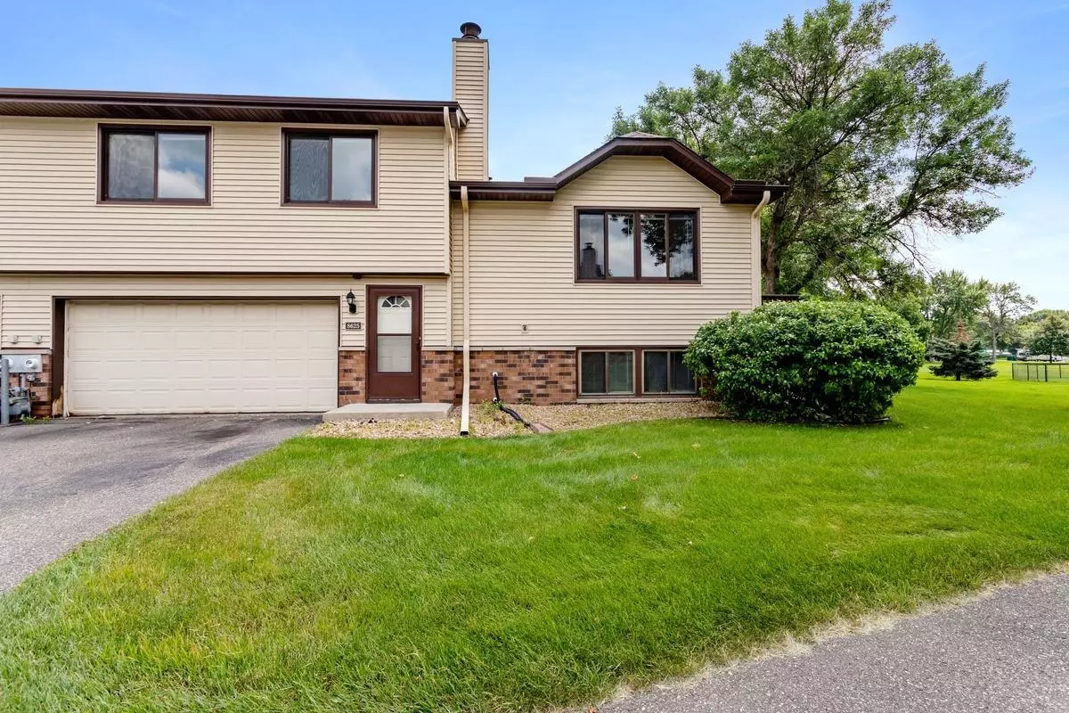 Brooklyn Park, MN 55445,8625 S Maplebrook CIR