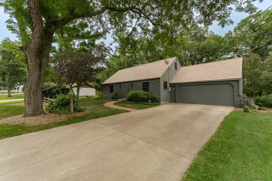 2645 Riverside LN NE, Rochester, MN 55906