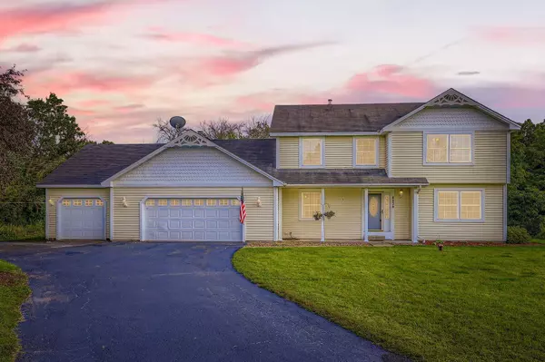 8434 Horizon DR, Shakopee, MN 55379
