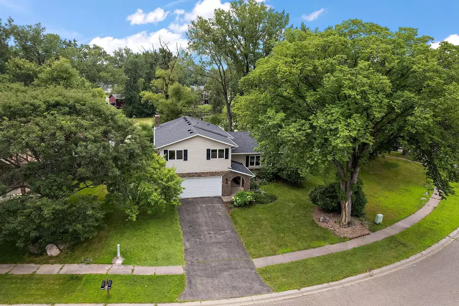 13820 Holyoke PATH, Apple Valley, MN 55124