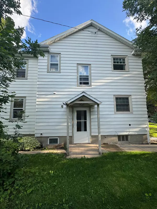 Fargo, ND 58102,1413 12th ST N