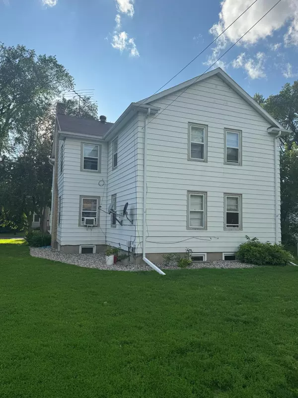 Fargo, ND 58102,1413 12th ST N