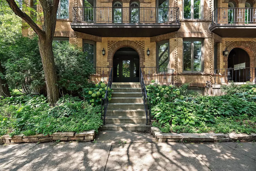 563 Laurel AVE #9, Saint Paul, MN 55102