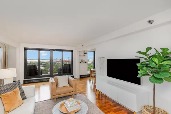 Minneapolis, MN 55403,52 Groveland TER #A406