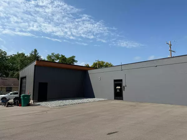 Montgomery, MN 56069,104 Oak AVE SW