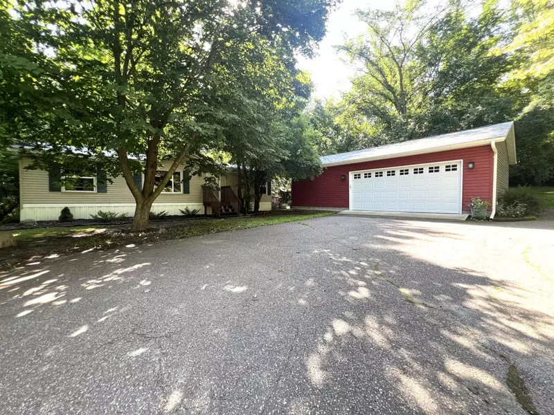 8841 Hamilton AVE NE, Monticello, MN 55362
