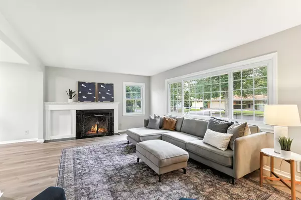 Minneapolis, MN 55417,6125 Loren DR