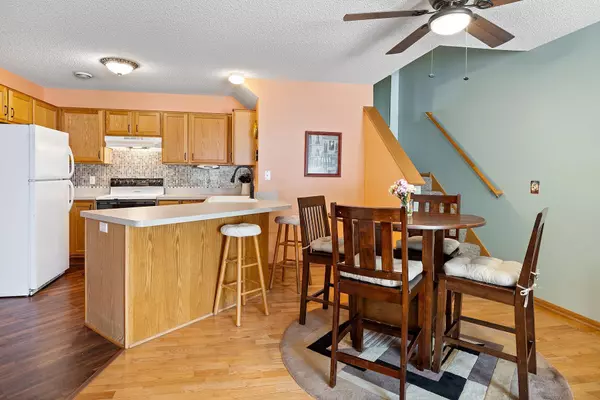 Woodbury, MN 55125,8590 Quarry Ridge LN #B
