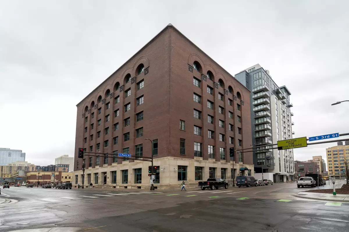 Minneapolis, MN 55415,250 Park AVE #304