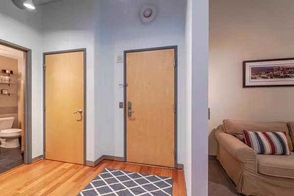 Minneapolis, MN 55415,250 Park AVE #304