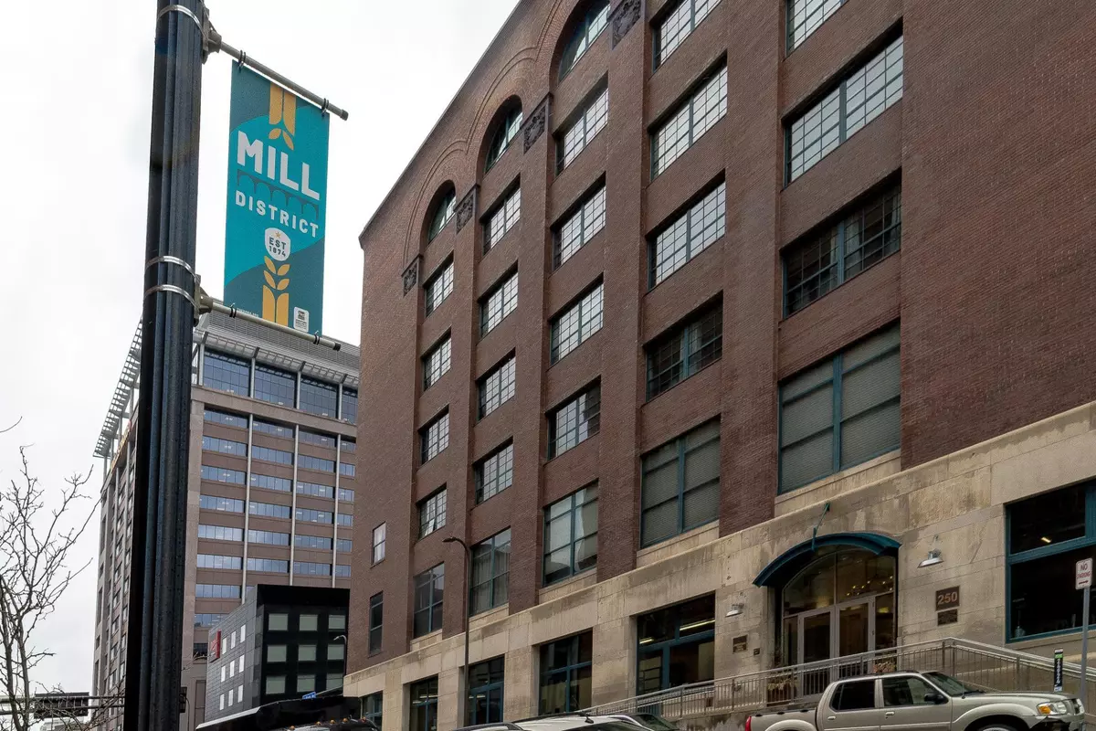 Minneapolis, MN 55415,250 Park AVE #304