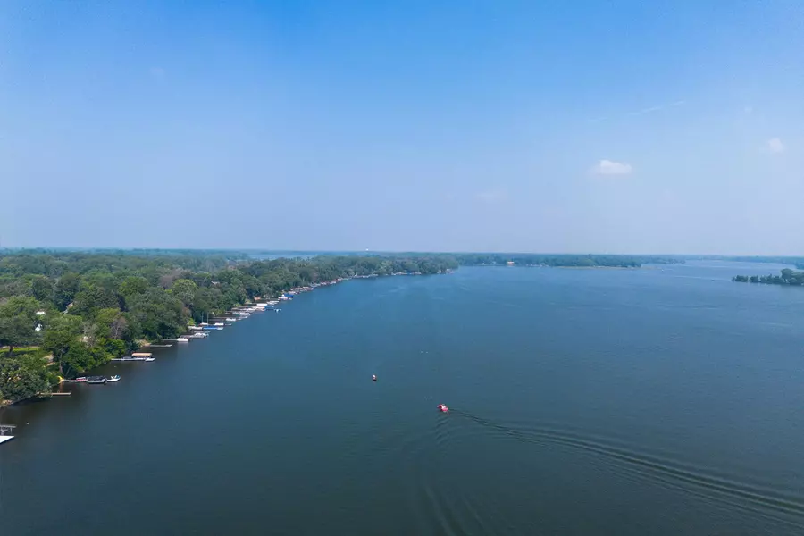 5253 W Bald Eagle Boulevard, White Bear Twp, MN 55110