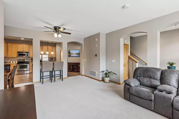 Saint Paul, MN 55102,294 Spring ST