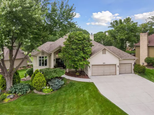 8001 Orchid LN N, Maple Grove, MN 55311