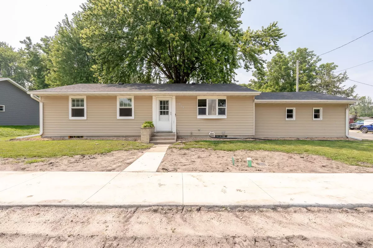 Silver Lake, MN 55381,313 Lake AVE N