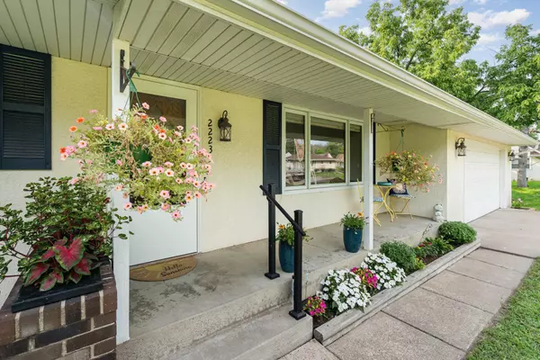 Maplewood, MN 55109,2223 Duluth ST