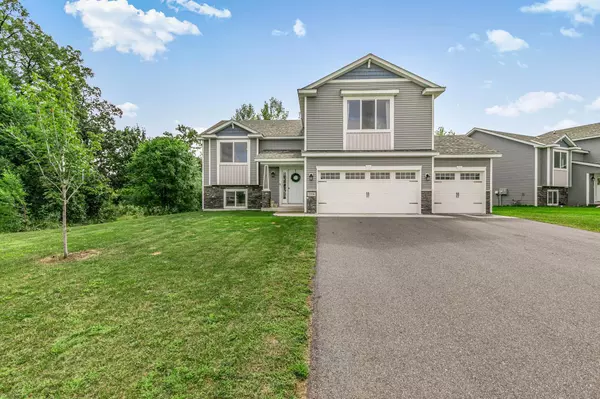 22996 27th AVE, Saint Augusta, MN 56301