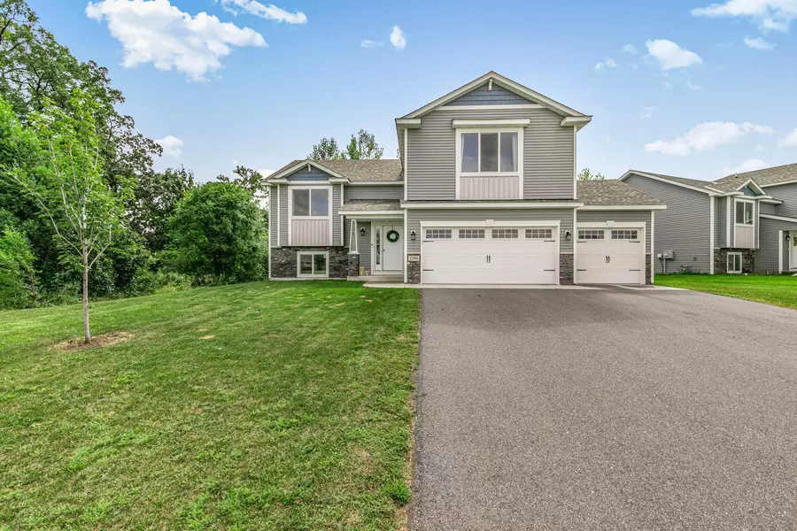 22996 27th AVE, Saint Augusta, MN 56301