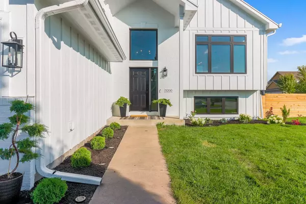 5200 Kalenda CT NE, Albertville, MN 55301