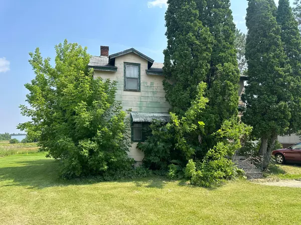 Deer River, MN 56636,302 4th ST SE