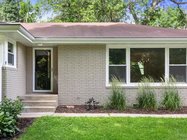 Minnetonka, MN 55345,4820 Williston RD