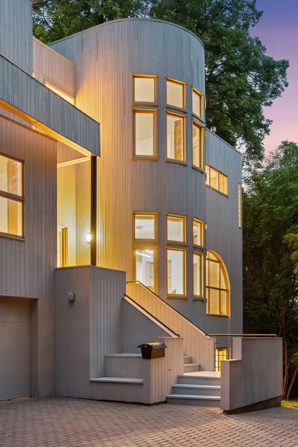 Golden Valley, MN 55422,210 Sunnyridge CIR