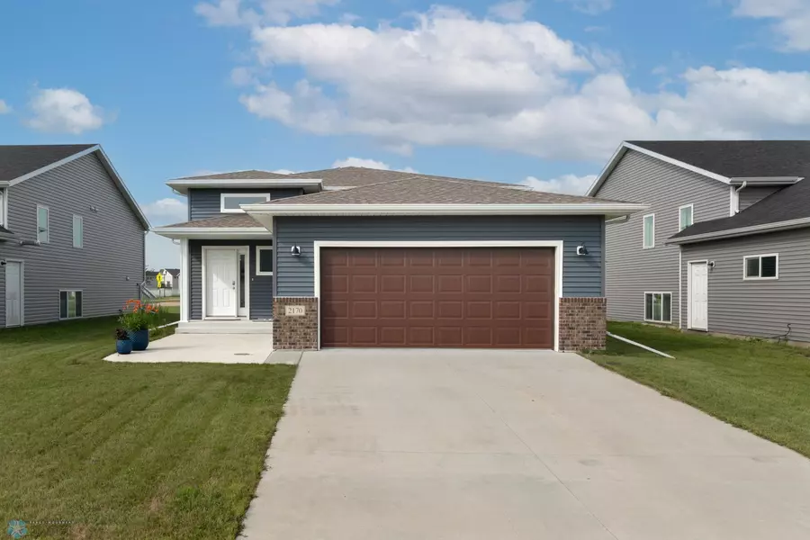 2170 Dock DR W, West Fargo, ND 58078