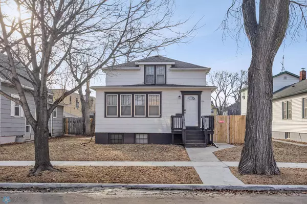 Fargo, ND 58102,722 7th ST N