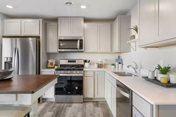 Woodbury, MN 55129,5148 Stable View DR