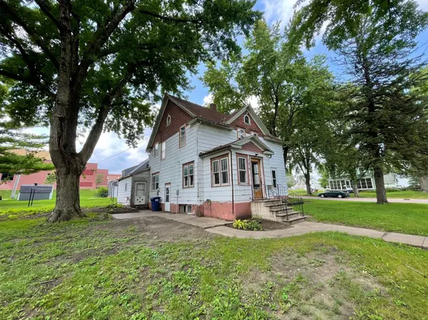 Springfield, MN 56087,104 S Park AVE