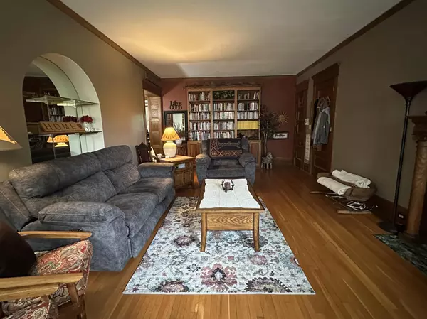 Saint Paul, MN 55102,614 Grand AVE #C