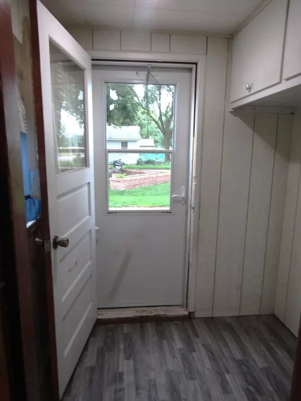 Appleton, MN 56208,432 S Munsterman ST