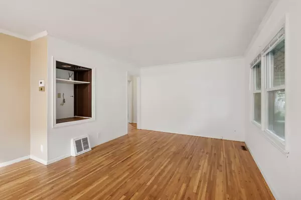 Richfield, MN 55423,6828 Vincent AVE S