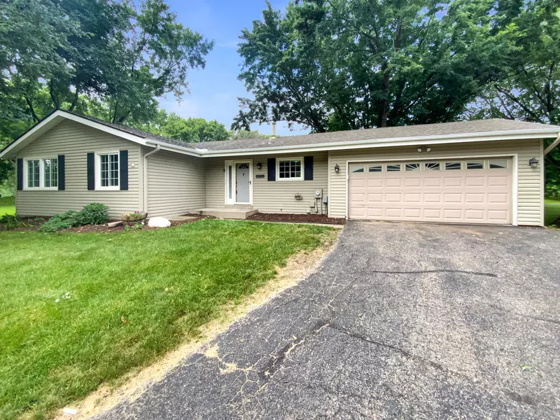 3309 Red Oak CIR N, Burnsville, MN 55337