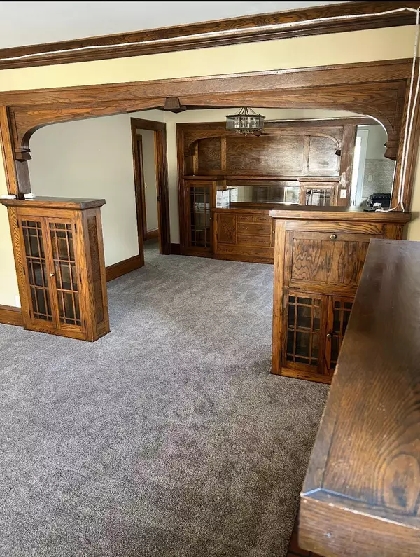 Saint Paul, MN 55105,989 Lincoln AVE